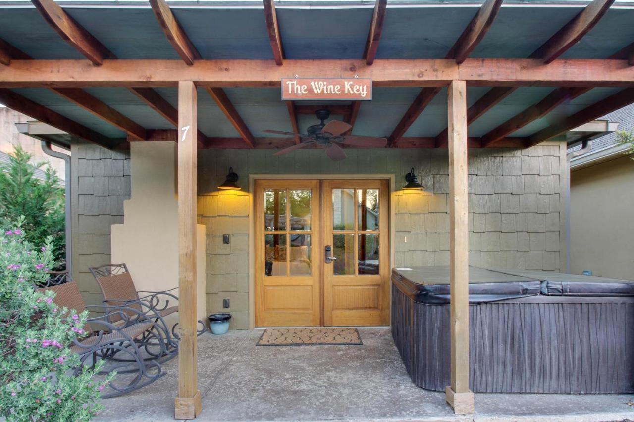 Wine Country Cottages On Main フレデリックスバーグ 部屋 写真