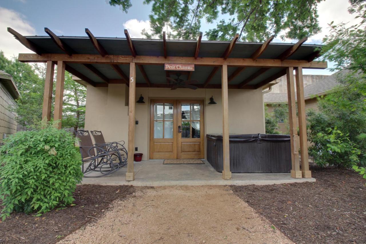 Wine Country Cottages On Main フレデリックスバーグ 部屋 写真