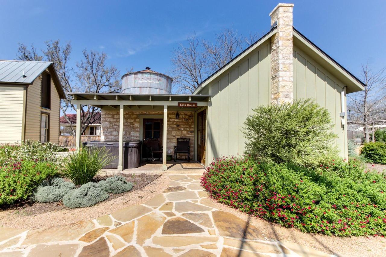 Wine Country Cottages On Main フレデリックスバーグ 部屋 写真